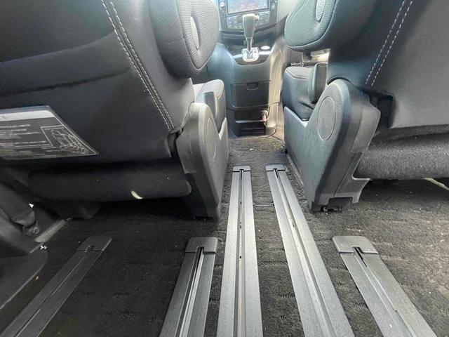 セレナ ハイウェイスター アドバンスドセーフティパッケージ 車検2年付き 4WD ETC スタッドレスタイヤ付き オートクルーズコントロール レーンアシスト 衝突被害軽減システム 両側電動スライドドア スマートキー 電動格納ミラー 3列シート(25枚目)