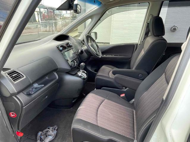 セレナ ハイウェイスター アドバンスドセーフティパッケージ 車検2年付き 4WD ETC スタッドレスタイヤ付き オートクルーズコントロール レーンアシスト 衝突被害軽減システム 両側電動スライドドア スマートキー 電動格納ミラー 3列シート(31枚目)