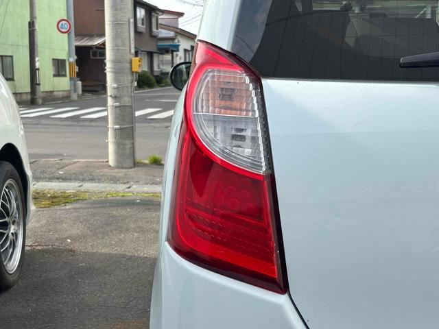 アルトエコ ＥＣＯ－Ｓ　４ＷＤ　ドライブレコーダー　ＥＴＣ　ナビ　キーレスエントリー　アイドリングストップ　電動格納ミラー　シートヒーター　ＣＶＴ　盗難防止システム　ＡＢＳ　ＣＤ　ＵＳＢ　アルミホイール　衝突安全ボディ（15枚目）