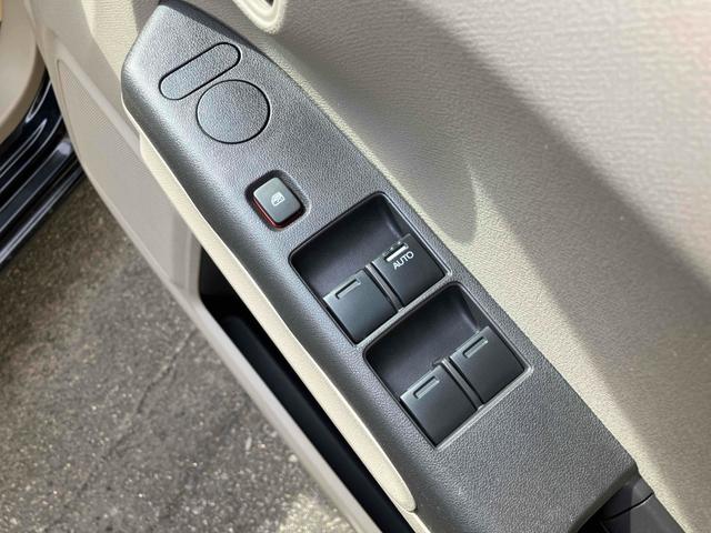 ライフ Ｃ　４ＷＤ　キーレスエントリー　ベンチシート　ＡＴ　ＡＢＳ　アルミホイール　衝突安全ボディ　エアコン　パワーステアリング　パワーウィンドウ（11枚目）