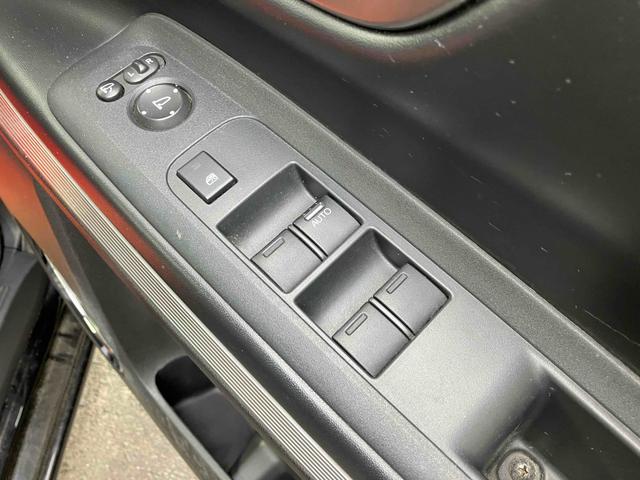 Ｎ－ＢＯＸスラッシュ Ｘ　４ＷＤ　バックカメラ　オートクルーズコントロール　衝突被害軽減システム　オートライト　ＨＩＤ　スマートキー　アイドリングストップ　電動格納ミラー　シートヒーター　ベンチシート　ＣＶＴ　盗難防止システム（11枚目）
