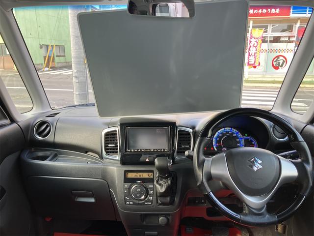 スペーシアカスタム ＸＳ　車検２年付き　４ＷＤ　両側スライド・片側電動　ナビ　ＴＶ　オートライト　ＨＩＤ　スマートキー　アイドリングストップ　電動格納ミラー　シートヒーター　ベンチシート　盗難防止システム　ＣＤ　ＤＶＤ再生（6枚目）