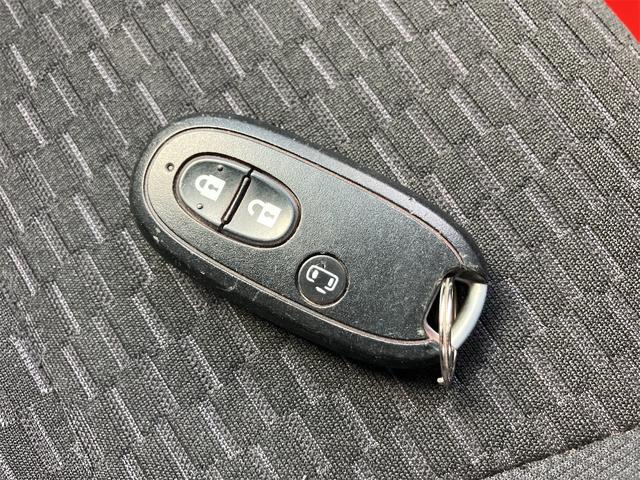 スペーシアカスタム ＸＳ　車検２年付き　４ＷＤ　両側スライド・片側電動　ナビ　ＴＶ　オートライト　ＨＩＤ　スマートキー　アイドリングストップ　電動格納ミラー　シートヒーター　ベンチシート　盗難防止システム　ＣＤ　ＤＶＤ再生（29枚目）