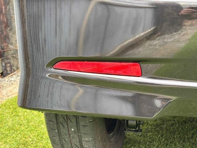 タント カスタムＸ　車検２年付き　４ＷＤ　スライドドア　ナビ　ＨＩＤ　スマートキー　電動格納ミラー　ベンチシート　ＣＶＴ　盗難防止システム　衝突安全ボディ　エアコン　パワーステアリング　パワーウィンドウ　運転席エアバッグ（17枚目）