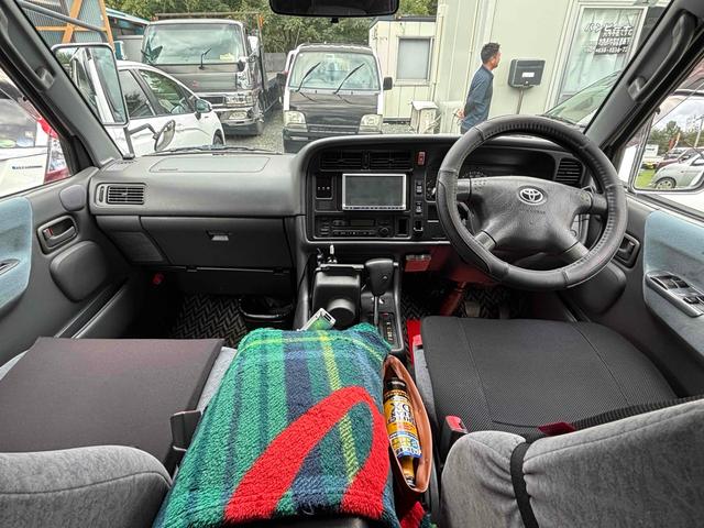 ハイエースワゴン スーパーカスタムＧ　４ＷＤ　ドライブレコーダー　ＥＴＣ　ＴＶ　スライドドア　サンルーフ　ＡＴ　アルミホイール　ＣＤ　ＤＶＤ再生　ＵＳＢ　ＡＢＳ　エアコン　パワーステアリング　パワーウィンドウ　運転席エアバッグ（2枚目）