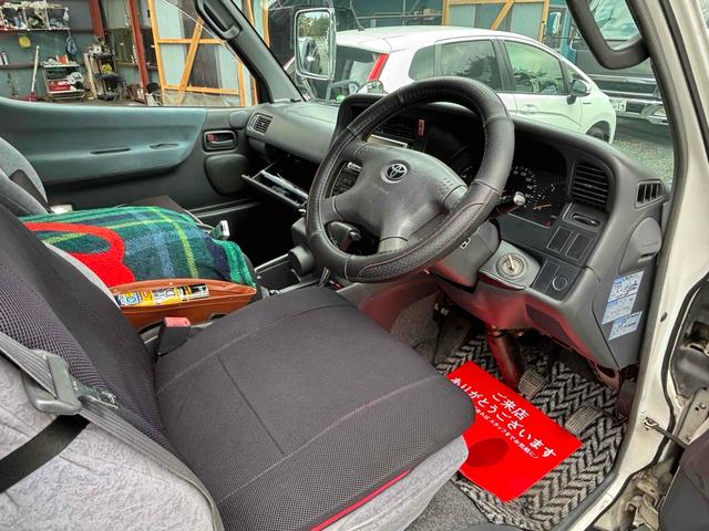 ハイエースワゴン スーパーカスタムＧ　４ＷＤ　ドライブレコーダー　ＥＴＣ　ＴＶ　スライドドア　サンルーフ　ＡＴ　アルミホイール　ＣＤ　ＤＶＤ再生　ＵＳＢ　ＡＢＳ　エアコン　パワーステアリング　パワーウィンドウ　運転席エアバッグ（8枚目）
