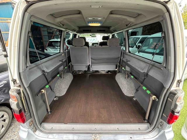 ハイエースワゴン スーパーカスタムＧ　４ＷＤ　ドライブレコーダー　ＥＴＣ　ＴＶ　スライドドア　サンルーフ　ＡＴ　アルミホイール　ＣＤ　ＤＶＤ再生　ＵＳＢ　ＡＢＳ　エアコン　パワーステアリング　パワーウィンドウ　運転席エアバッグ（19枚目）