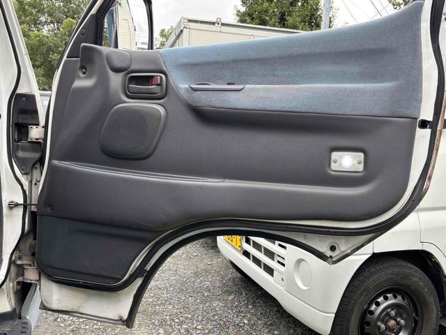 ハイエースワゴン スーパーカスタムＧ　４ＷＤ　ドライブレコーダー　ＥＴＣ　ＴＶ　スライドドア　サンルーフ　ＡＴ　アルミホイール　ＣＤ　ＤＶＤ再生　ＵＳＢ　ＡＢＳ　エアコン　パワーステアリング　パワーウィンドウ　運転席エアバッグ（34枚目）