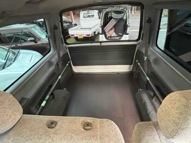 ハイエースワゴン スーパーカスタムＧ　４ＷＤ　ドライブレコーダー　ＥＴＣ　ＴＶ　スライドドア　サンルーフ　ＡＴ　アルミホイール　ＣＤ　ＤＶＤ再生　ＵＳＢ　ＡＢＳ　エアコン　パワーステアリング　パワーウィンドウ　運転席エアバッグ（39枚目）