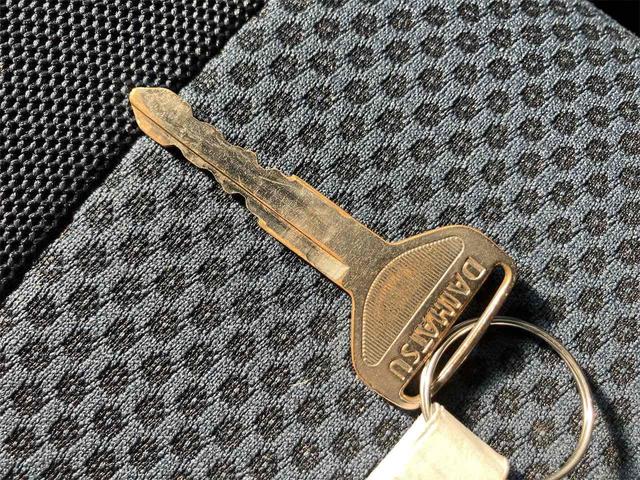 ハイゼットカーゴ クルーズ 車検2年付き 4WD AT 両側スライドドア 電動格納ミラー エアコン パワーウィンドウ 運転席エアバッグ 助手席エアバッグ CD(12枚目)