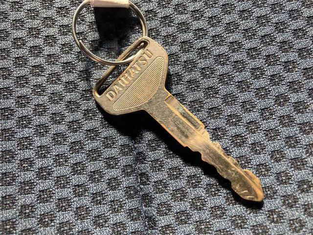 ハイゼットカーゴ クルーズ 車検2年付き 4WD AT 両側スライドドア 電動格納ミラー エアコン パワーウィンドウ 運転席エアバッグ 助手席エアバッグ CD(13枚目)