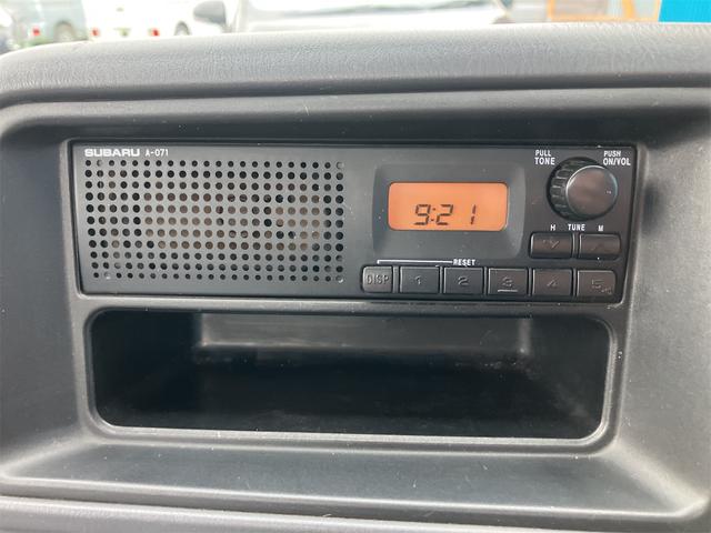 サンバートラック 　メーター交換車　４ＷＤ　軽トラック　ＭＴ　エアコン　運転席エアバッグ（3枚目）