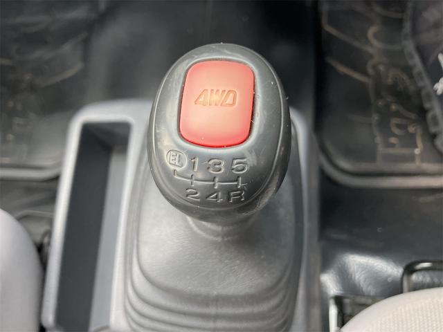 サンバートラック 　メーター交換車　４ＷＤ　軽トラック　ＭＴ　エアコン　運転席エアバッグ（6枚目）