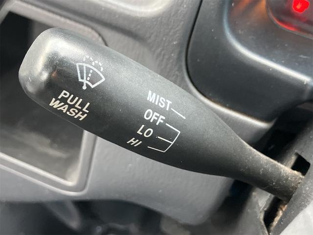 サンバートラック 　メーター交換車　４ＷＤ　軽トラック　ＭＴ　エアコン　運転席エアバッグ（9枚目）