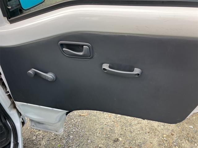 サンバートラック 　メーター交換車　４ＷＤ　軽トラック　ＭＴ　エアコン　運転席エアバッグ（21枚目）