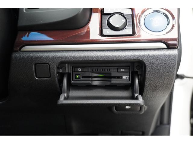 クラウンハイブリッド ロイヤルサルーン 1オーナー車 フルセグテレビ Bカメラ DVD再生機能 盗難防止システム スマキー オートクルーズコントロール 電動パワーシート ESC ETC付き アルミホイール カーテンエアバッグ エアコン PW(18枚目)
