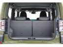 開口部も広く、普段の買い物などに十分なラゲージスペースを確保しています。
