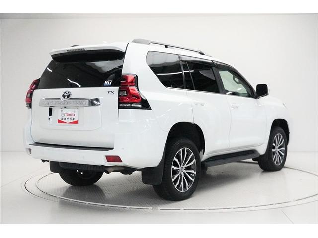 ランドクルーザープラド ＴＸ　Ｌパッケージ　横滑り防止機能　Ｂカメ　ナビＴＶ　衝突被害軽減　ワンオーナ　アルミ　運転席パワーシート　フルタイム４ＷＤ　本皮シート　クルコン　メモリーナビ　ＥＴＣ車載器　フルセグ地デジＴＶ　キーフリー　ＡＢＳ（3枚目）