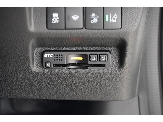 フリード G・ホンダセンシング Fセグ 追突被害軽減ブレーキ iストップ Wエアバッグ パワーウィンドウ AUX対応 1オ-ナ- アクティブクルーズコントロール スマートキ カラーバックモニター VSA エアコン キーレス SRS(18枚目)