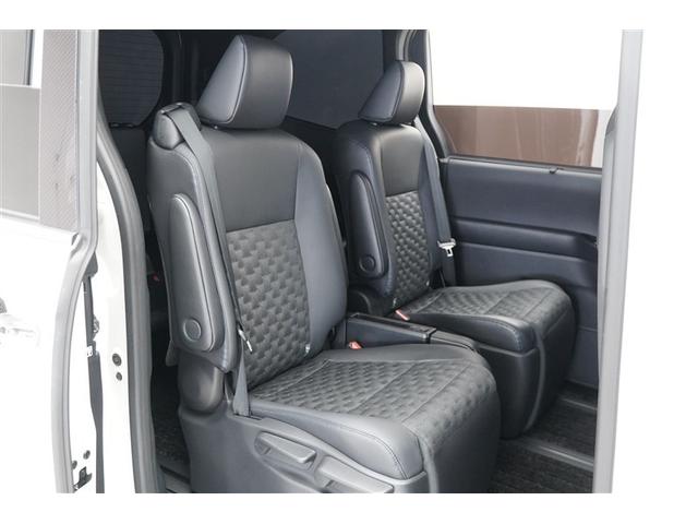 ヴォクシー ハイブリッドS-Z パワーウィンドウ DVD再生機能 インテリキー 横滑防止装置 地デジTV アクティブクルーズコントロール 1オナ フルオートエアコン リアカメラ エアバッグ ABS 100V充電 ナビTV WAC(9枚目)