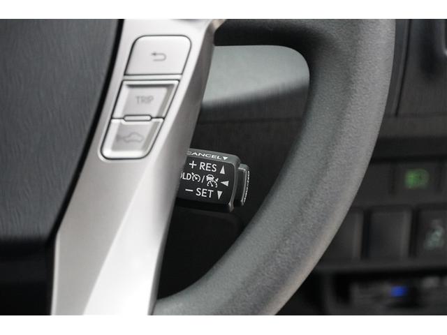 高速道路を頻繁に利用する方におすすめのレーダークルーズコントロール。前を走っている車との適切な距離を保って走行してくれます。長距離運転の疲労感も違いますよ。適度な休憩も忘れずに★