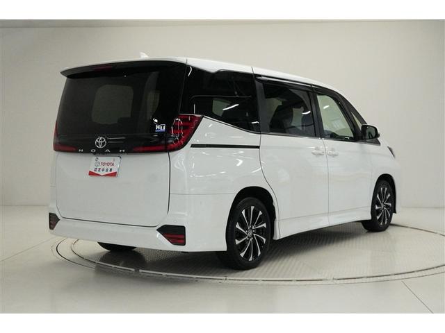 ノア Ｓ－Ｚ　アルミホイール　デュアルエアコン　クルーズコントロール　盗難防止装置　ＬＥＤライト　両側自動ドア　メモリーナビ　キーレス　横滑り防止　ナビＴＶ　ワンオーナー　三列シート　ＤＶＤ再生　スマートキー（3枚目）