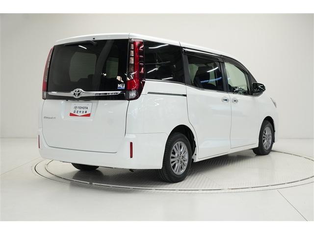 後続車から視認性の良いストップランプの配置で追突抑制になります。