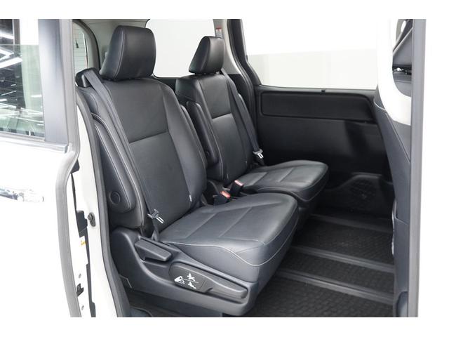 男女問わず乗りやすいシートです。スペースも十分な広さを確保しています。