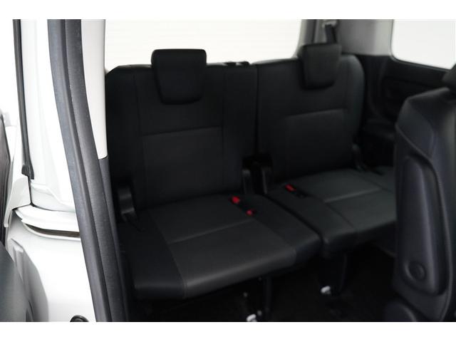 ３列目シートも状態良好です。大人でもゆったり座っていただけますので、大人数のお出かけも楽々です。