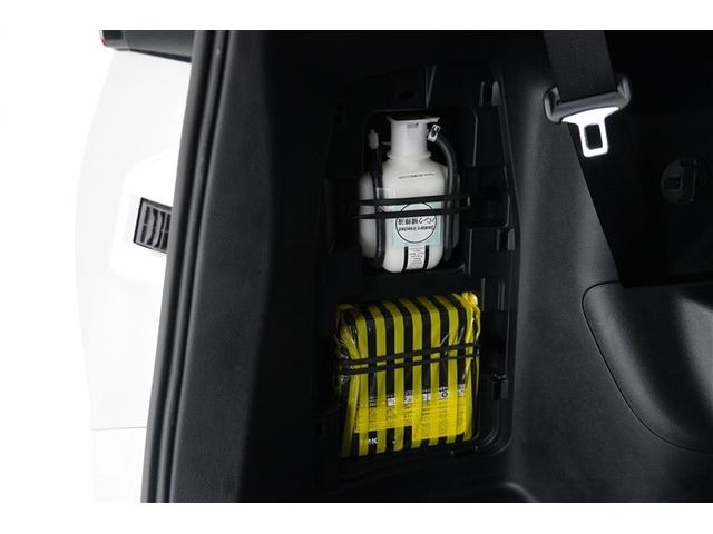 もしもの時のパンク修理キット。空気バルブに薬剤を入れて電動コンプレッサで空気を送り込むだけなので危険な作業や体力が少なくてすみます。ですがあくまで応急処置の為本修理が必要です。