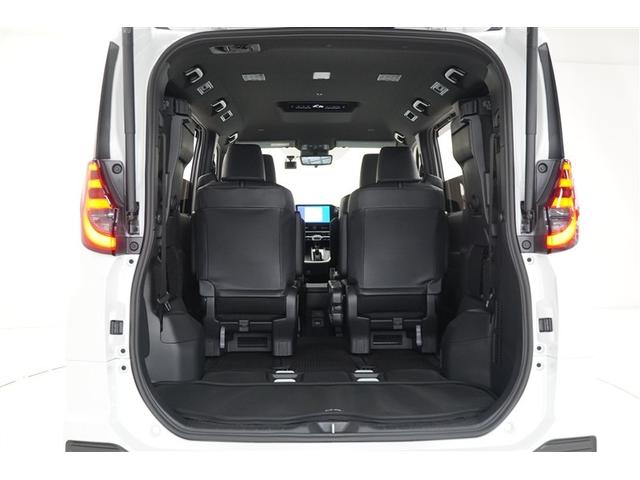 �R��ڂ����E�ɒ��ˏグ��^�C�v�ł��B�����^�b�`�ŃX�C�X�C�ƒ��ˏオ��̂ŏ����ł��ȒP�Ɋi�[����ł��܂��̂ł����S����