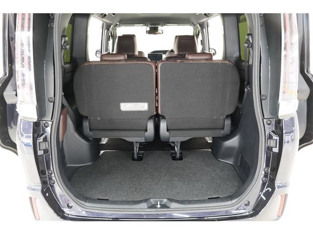 開口部も広く、普段の買い物などに十分なラゲージスペースを確保しています。