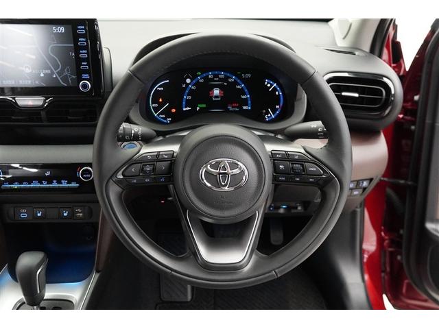 ヤリスクロス ハイブリッドＺ　ドライブレコーダ　インテリジェントキー　アルミホイル　ＬＥＤライト　１オ－ナ－　リアカメラ　クルーズコントロール　横滑り防止システム　ナビＴＶ　メモリーナビゲーション　電動シ－ト　パワステ　キーフリー（16枚目）