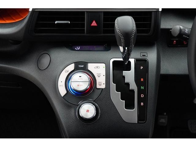 シエンタ ハイブリッドＧ　ブレーキサポート　Ｂカメラ　１オーナー　キーフリー　スマキー　横滑り防止システム　メモリナビ　ナビＴＶ　ウォークスルー　ＥＴＣ　ドライブレコーダー　イモビライザー　運転席エアバック　フルオートエアコン（11枚目）
