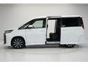両側電動スライドドアが装備されていると、両側から楽に荷物の積み下ろしや乗り降りができ便利です。