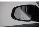 ブラインドスポットモニターです。隣の車線を走行する車両をレーダーで感知し運転をアシストしてくれます。