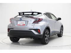 後続車から視認性の良いストップランプの配置で追突抑制になります。 3