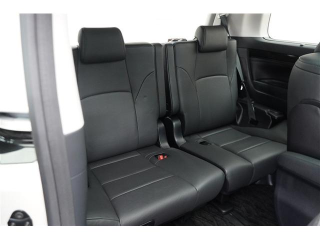 ３列目シートも状態良好です。大人でもゆったり座っていただけますので、大人数のお出かけも楽々です。