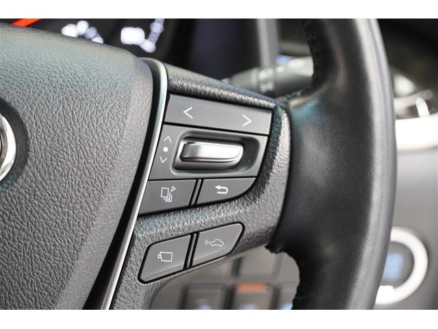 右側のステアリングスイッチです。