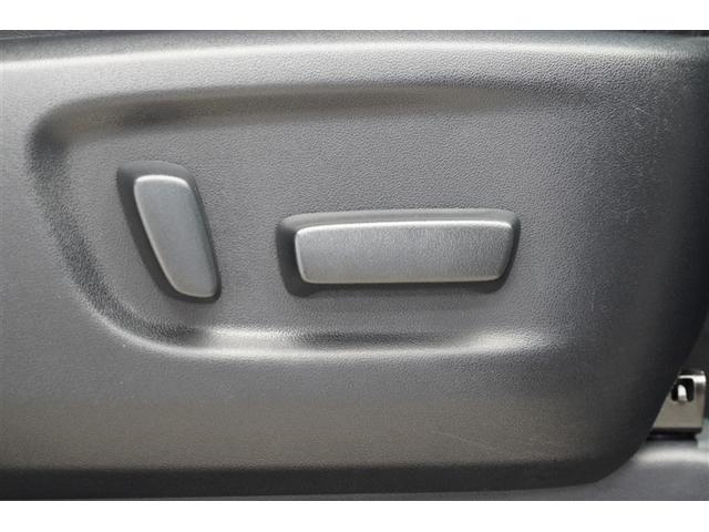 電動モーターで動くシートです。自分が調整したいと思う場所のスイッチを押している時間だけ動きます。