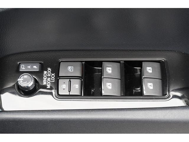 スイッチ一つで窓を開け閉めできるパワーウィンドウスイッチです。