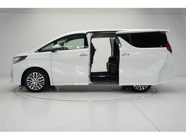 両側電動スライドドアが装備されていると、両側から楽に荷物の積み下ろしや乗り降りができ便利です。