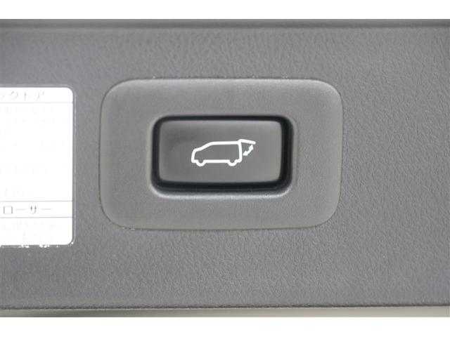 電動モーターで動くシートです。自分が調整したいと思う場所のスイッチを押している時間だけ動きます。