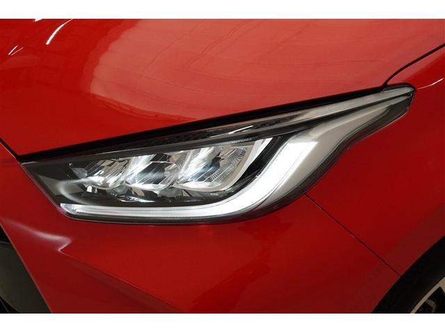 ＬＥＤヘッドライトです。デザイン性がよくとても明るいので、夜間の走行や悪天候でも安心です。しかも長寿命！