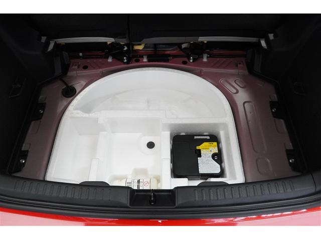 もしもの時のパンク修理キット。空気バルブに薬剤を入れて電動コンプレッサで空気を送り込むだけなので危険な作業や体力が少なくてすみます。ですがあくまで応急処置の為本修理が必要です。