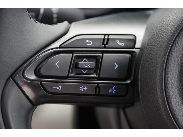 ステアリングスイッチ付き。前方から目を離すことなく操作することが可能です。