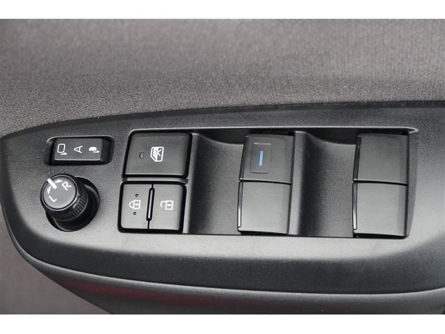 スイッチ一つで窓を開け閉めできるパワーウィンドウスイッチです。