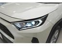 LEDヘッドライトです。デザイン性がよくとても明るいので、夜間の走行や悪天候でも安心です。しかも長寿命!