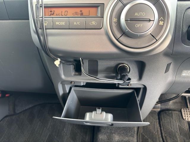 タント カスタムＸリミテッド　禁煙車　ゴリラナビ　ＣＤデッキ　純正アルミ　片側電動スライドドア　ＨＩＤヘッドライト　ＥＴＣ（16枚目）