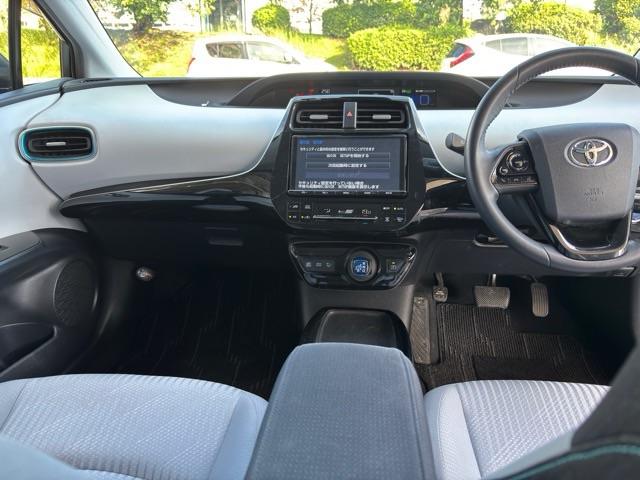プリウス Ａ　禁煙車　９インチナビ　フルセグＴＶ　ｂｌｕｅｔｏｏｔｈ　バックカメラ　ＥＴＣ　パワーシート　シートヒーター　ヘッドアップディスプレイ　パーキングアシスト　クリアランスソナー　クルーズコントロール（9枚目）